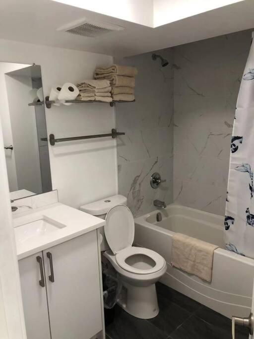 Unit #201 Cozy Mountain View 1Br In Dt Apartment แคนมอร์ ภายนอก รูปภาพ